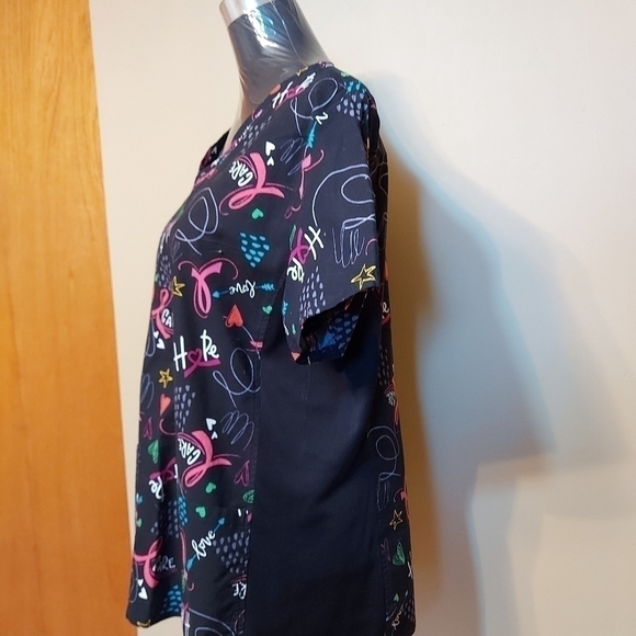 SCRUB Top Women Healthcare Medical Uniform - Picture 2 of 7